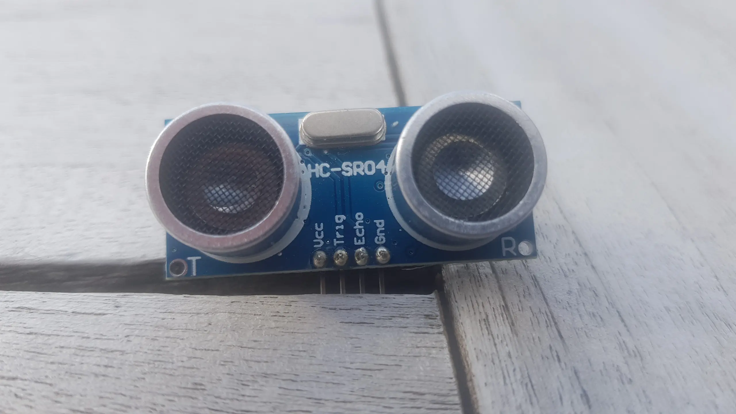 hc-sr04-distance-sensor-front